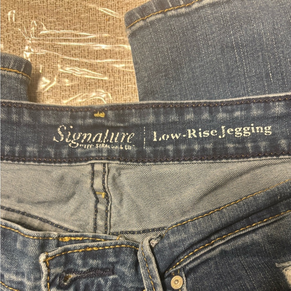 Signature Low Rise Jeggings - Size 10 - Picture 2 of 6